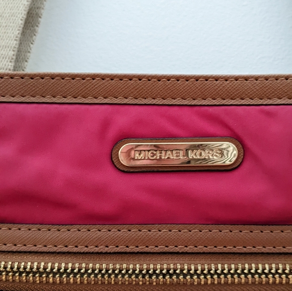 Michael Kors Fuschia Bright Pink Nylon & Leather Purse with adjustable strap - Picture 4 of 11